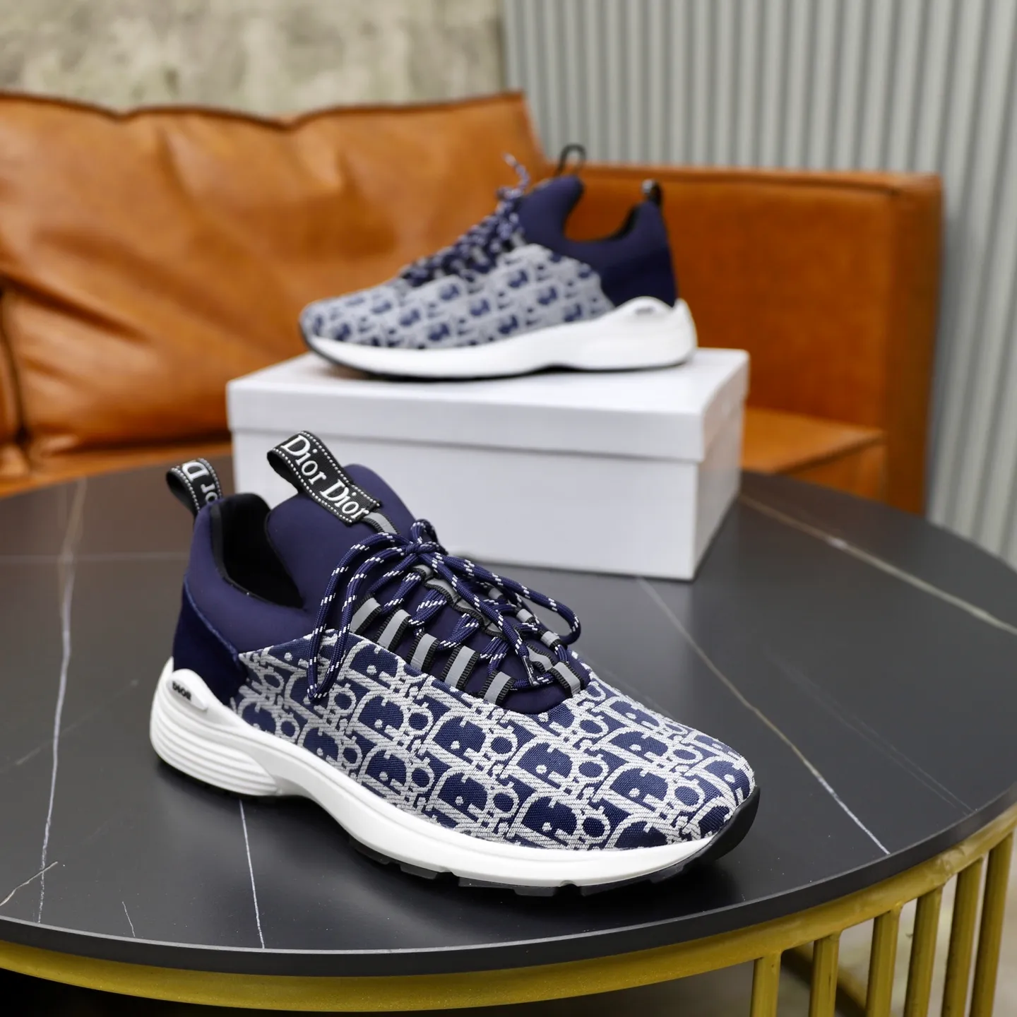 Ex-factory price: 440💰🙅‍♂️🙅‍♂️🙅‍♂️ Brand: Dior DIOR Standard code: 38-44 (45 customized) Grade: Same as the official website Material: Original material splicing Comfortable and breathable lining Lightweight and wear-resistant sports outsole Style category: Men's fashionable casual shoes Running sneakers Distinguished luxury brand elements Top luxury Color: actual picture color